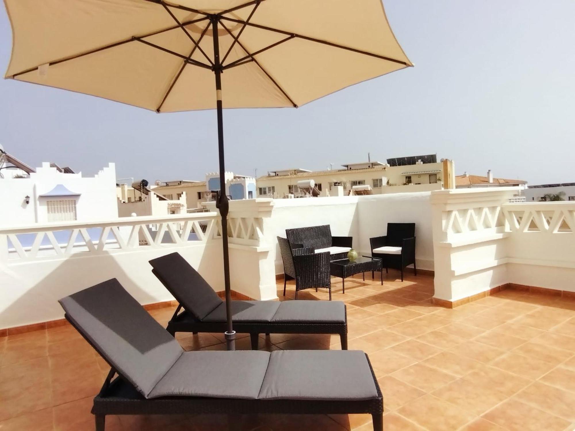 شقة Casa Playa, Terraza Y Garaje نيرخا المظهر الخارجي الصورة