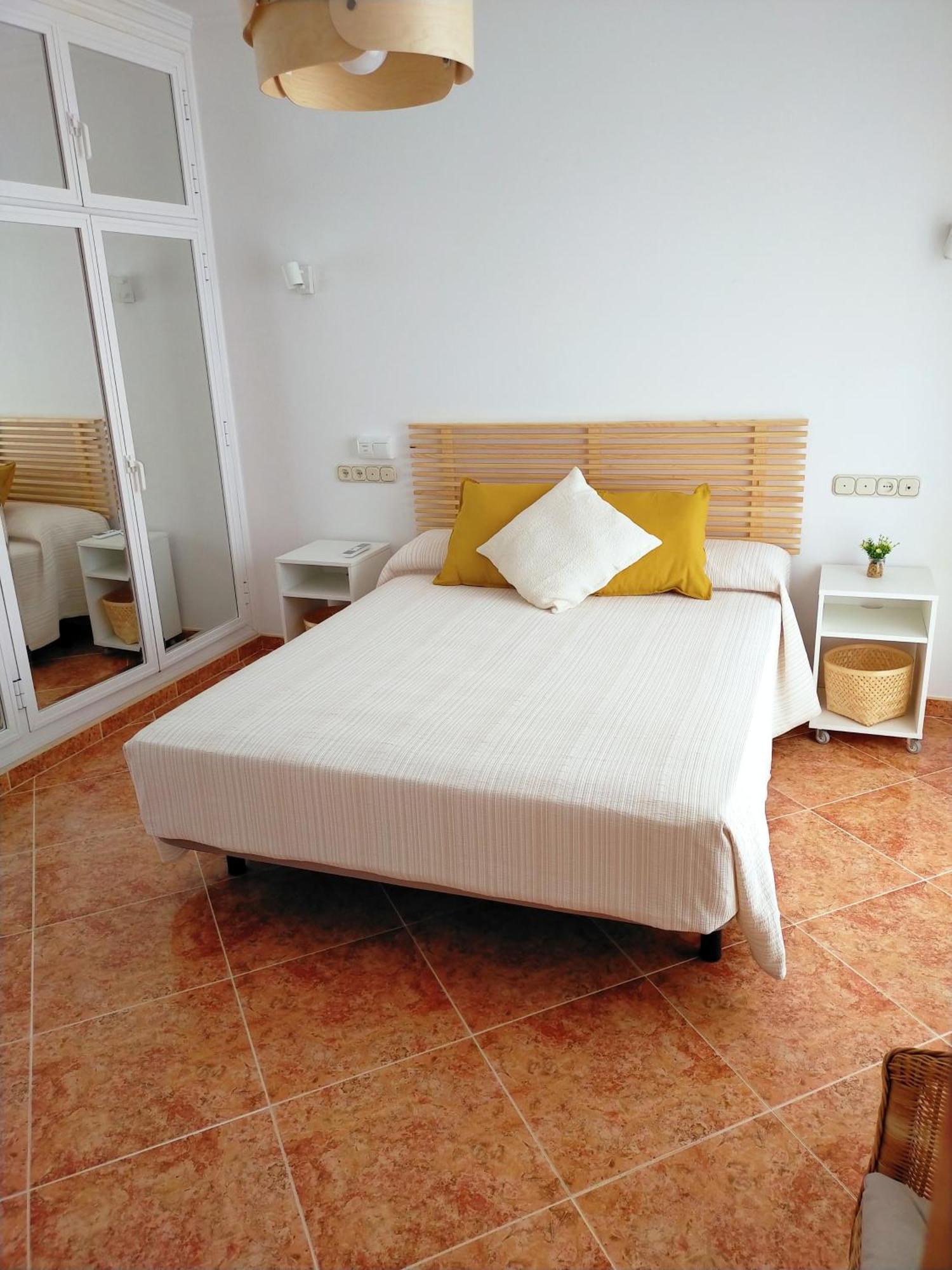 شقة Casa Playa, Terraza Y Garaje نيرخا المظهر الخارجي الصورة